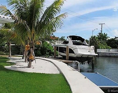 12388 N Bayshore Dr - Photo Thumbnail 7