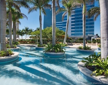 1425 Brickell Av - Photo Thumbnail 8