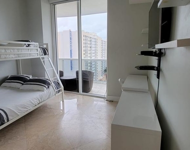 16001 Collins Ave - Photo Thumbnail 7