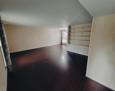 4933 Skillman Street - Photo Thumbnail 19