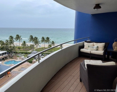 5161 Collins Ave - Photo Thumbnail 13