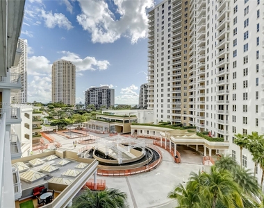 801 Brickell Key Blvd - Photo Thumbnail 17