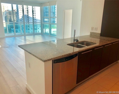 951 Brickell Ave - Photo Thumbnail 0