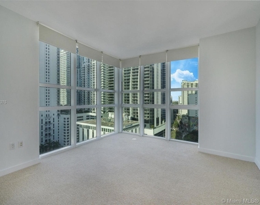 951 Brickell Ave - Photo Thumbnail 10