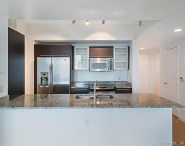 951 Brickell Ave - Photo Thumbnail 5