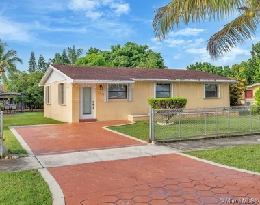 11860 Sw 180th St - Photo Thumbnail 0