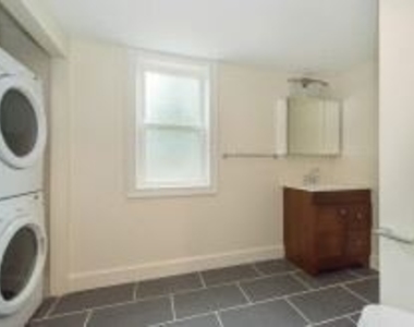 60 Gilbert St # 60 - Photo Thumbnail 5