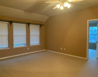 1003 Sahallee Drive - Photo Thumbnail 21