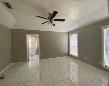 1401 Sayles Avenue - Photo Thumbnail 5