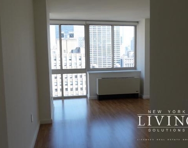 66 West 38th Street - Photo Thumbnail 6