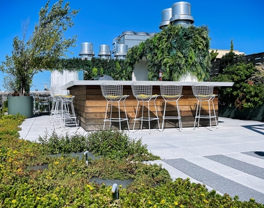 condo-built hidden gem w/ landscaped rooftop      >>    W75 & Amsterdam  - Photo Thumbnail 14