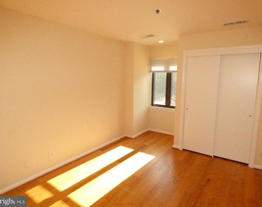 1401 N Oak Street - Photo Thumbnail 12