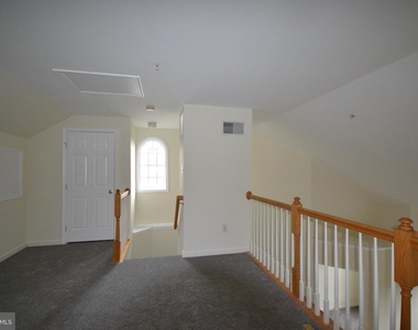 9413 Manor Forge Way - Photo Thumbnail 16