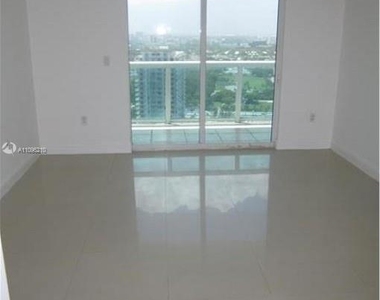 1800 N Bayshore Dr - Photo Thumbnail 6