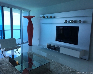 17001 Collins Ave - Photo Thumbnail 9