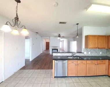 2117 Preston Trail - Photo Thumbnail 6