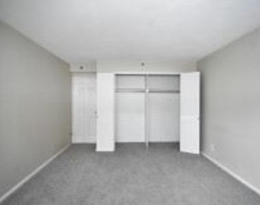 1530 Beacon St Apt 401 - Photo Thumbnail 6