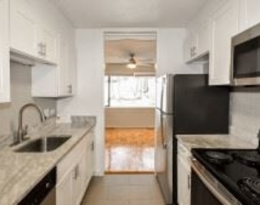 1530 Beacon St Apt 401 - Photo Thumbnail 2