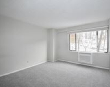 1530 Beacon St Apt 401 - Photo Thumbnail 5