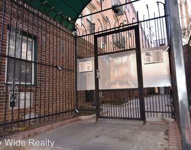 3412 Spring Garden Street - Photo Thumbnail 6