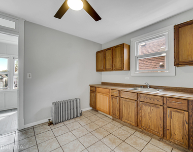 3325 West Berteau Avenue - Photo Thumbnail 4