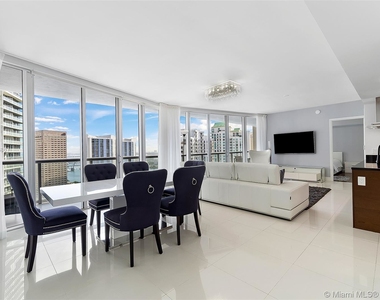 495 Brickell Ave - Photo Thumbnail 4