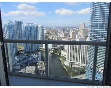 465 Brickell Ave - Photo Thumbnail 0