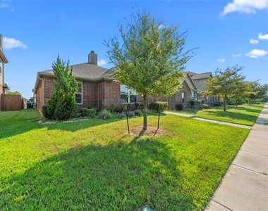 9120 Eastwood Avenue - Photo Thumbnail 12