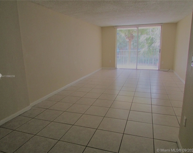 9360 Fontainebleau Blvd - Photo Thumbnail 3