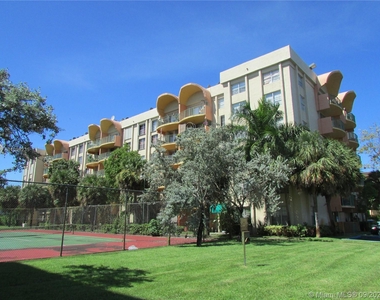 9360 Fontainebleau Blvd - Photo Thumbnail 0