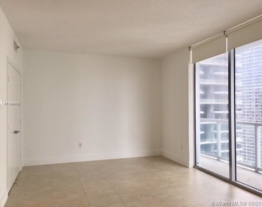 1050 Brickell Ave - Photo Thumbnail 5