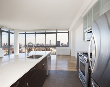 775 Columbus Avenue - Photo Thumbnail 7