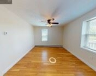 1056 Cambridge St # 4r - Photo Thumbnail 4