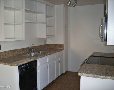 117 Catamaran St - Photo Thumbnail 1