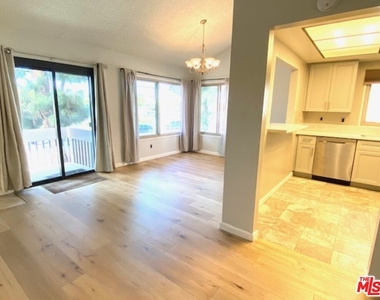 6716 Clybourn Ave - Photo Thumbnail 25