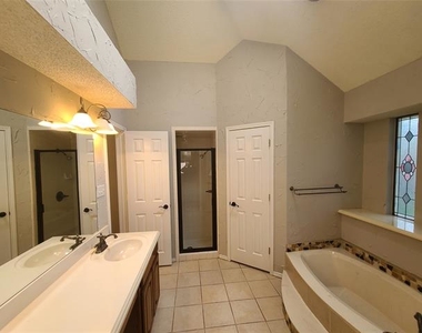 1511 Lincoln Drive - Photo Thumbnail 16