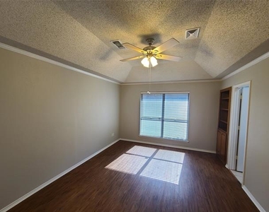 1511 Lincoln Drive - Photo Thumbnail 9