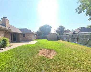 1511 Lincoln Drive - Photo Thumbnail 23