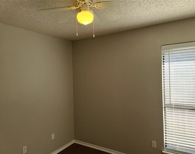 1511 Lincoln Drive - Photo Thumbnail 7