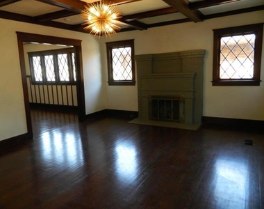 2820 Travis Avenue - Photo Thumbnail 7