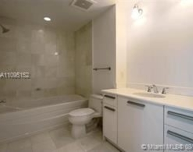 1050 Brickell Ave Apt 3106 - Photo Thumbnail 4