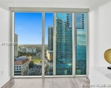 1300 Brickell Bay Dr - Photo Thumbnail 2