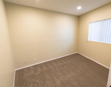 16070 W Sunset Blvd Apt 102 - Photo Thumbnail 8