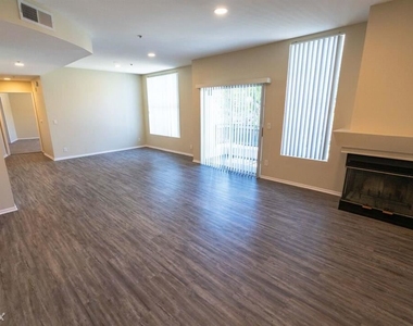 16070 W Sunset Blvd Apt 102 - Photo Thumbnail 9