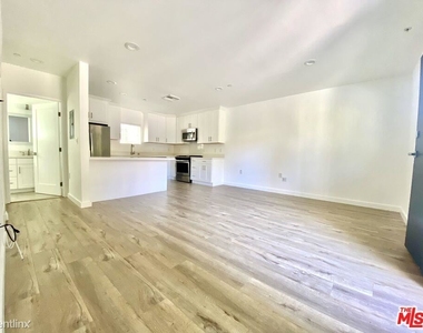 402 Pacific St Apt 2 - Photo Thumbnail 9