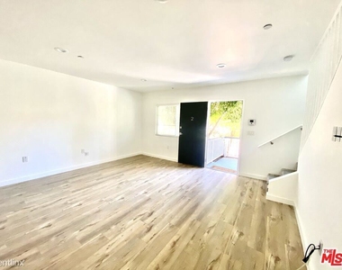 402 Pacific St Apt 2 - Photo Thumbnail 7