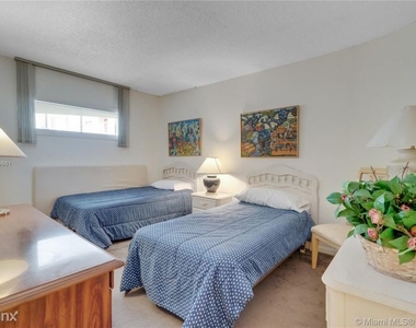 1717 N Bayshore Drive B-4156 - Photo Thumbnail 16