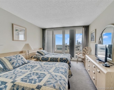 1717 N Bayshore Drive B-4156 - Photo Thumbnail 7