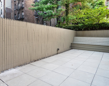 East 77th Street - Photo Thumbnail 1