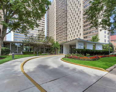 3950 North Lake Shore Drive - Photo Thumbnail 18